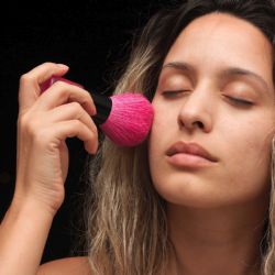 Mějte krásnou a zdravou pokožku s profesionálními doplňky pro dokonalé a kvalitní líčení