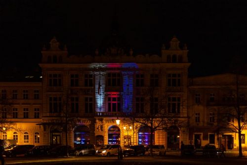 Foto: Měšťanská beseda připomněla svobodu barvami trikolóry