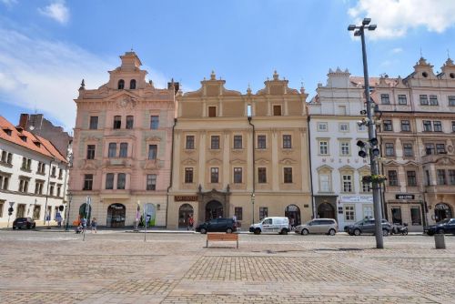 Foto: Měšťanský dům na náměstí Republiky má novou fasádu a okna