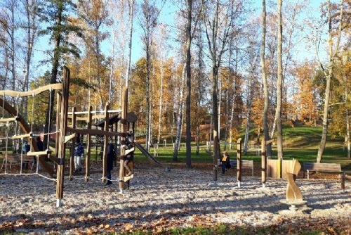 Foto: Město Plzeň dokončilo další etapu obnovy Lochotínského parku   