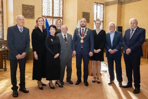 Foto: Město Plzeň ocenilo vědkyni, výtvarníka, lékaře i ochránce přírody a další