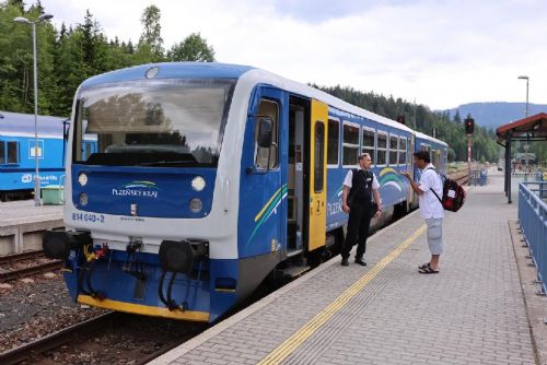 Foto: Mezi Plzeňským a Jihočeským krajem i Bavorskem už se jezdí na jednu jízdenku