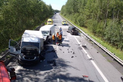 Foto: Na hlavním tahu z Plzně do Karlových Varů včera vyhasl další lidský život