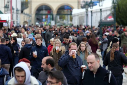 Foto: Na Pilsner Fest si přišlo připít pivem 25 tisíc lidí 