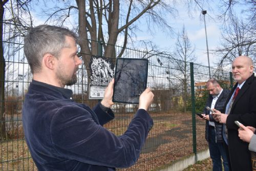 Foto: Na vlastní nebezpečí: Plzeň má stezku s rozšířenou realitou