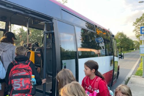 Foto: Na Výsluní zůstanou posílené dopolední spoje, večerní se neosvědčily