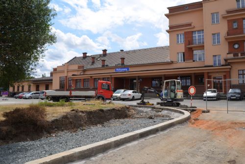 Foto: Náměstí 5. května v Rokycanech zavře rekonstrukce silnice 