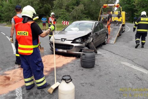 Foto: Nehoda u Holostřev: Čtyři zranění