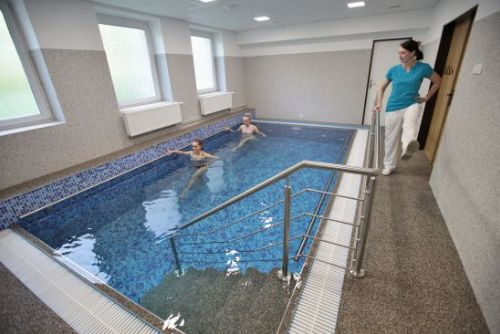 Foto: Nemocnice Svatá Anna rekonstruovala rehabilitaci včetně bazénu