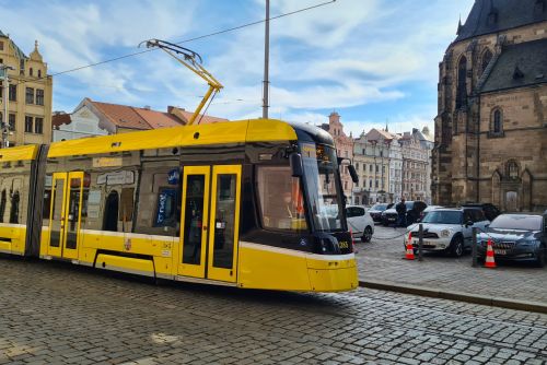 Foto: Nová plzeňská tramvaj vyrazila na první jízdu s cestujícími 