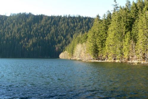 Foto: Od pondělka do středy turisté nesmí k Černému a Čertovu jezeru