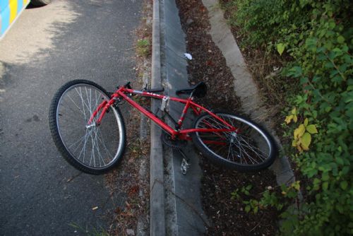 Foto: Opilý cyklista v Plzni spadl a zranil se