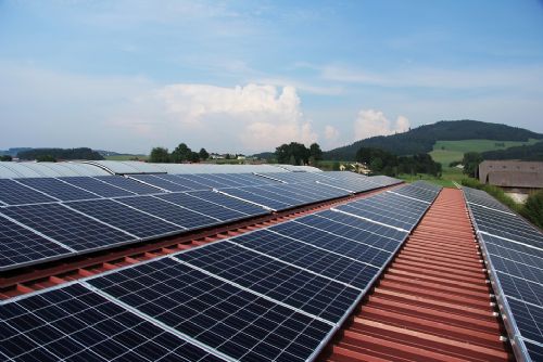 Foto: Plzeň chce na střeše své budovy fotovoltaickou elektrárnu 