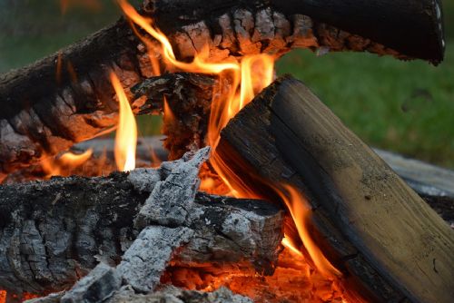 Foto: Plzeň chce omezit rozdělávání ohňů v přírodě