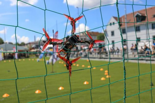 Foto: Plzeň chystá nevšední závody dronů, odehrají se v pivovaru