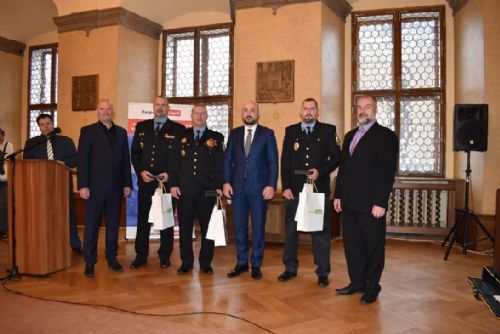 Foto: Plzeň ocenila osobnosti z řad záchranných složek za mimořádné činy