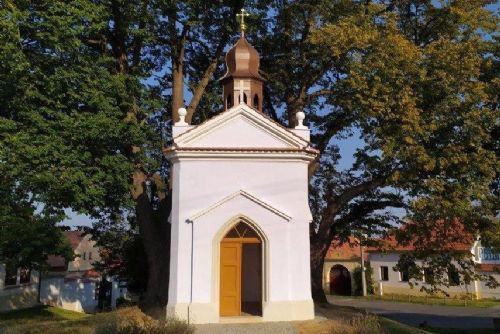 Foto: Kaplička v Černicích je opravená
