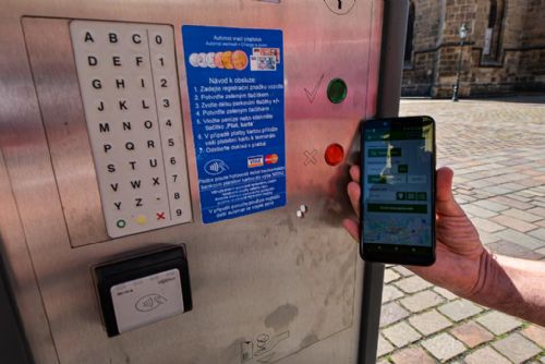 Foto: Plzeň rozšiřuje možnost zakoupit parkovné elektronicky na všechny parkovací zóny
