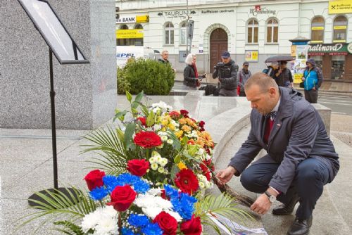 Foto: Plzeň uctila památku amerického veterána Earla Ingrama