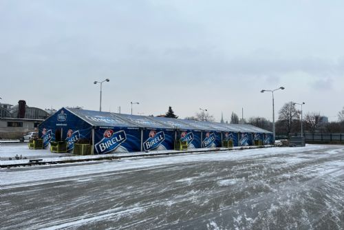 Foto: Plzeň ve čtvrtek otevírá vyhřívaný stan pro bezdomovce