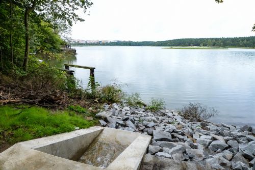 Foto: Plzeň začíná napouštět Bolevák přečištěnou vodou z Berounky