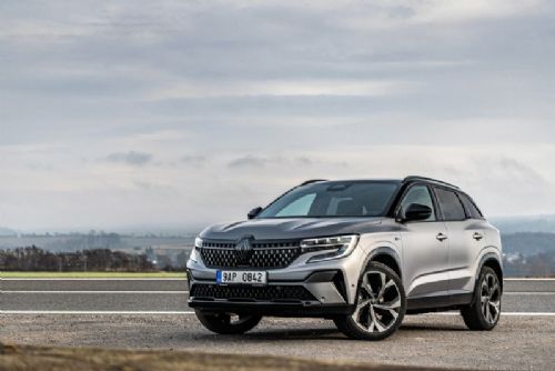 Foto: Plzeňský autosalon AUTO CB rozšířil svou nabídku v kategorii SUV ambiciózním modelem: Nový Renault Austral