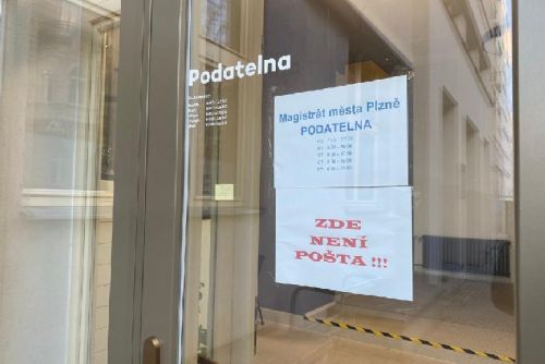 Foto: Plzeňský magistrát má novou podatelnu. Na místě bývalé pošty