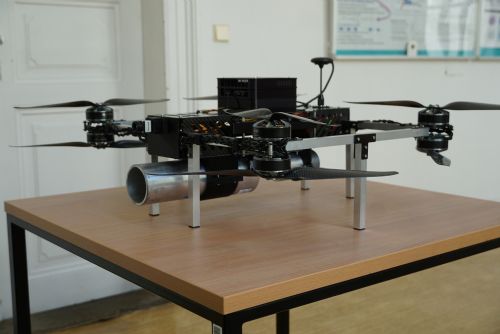 Foto: Plzeňští dronaři testují nový zhášecí dron