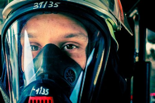 Foto: Policisté dostanou od kraje dýchací přístroje