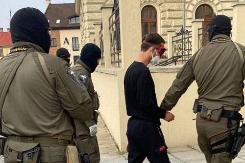 Foto: Policisté po roce dopadli vraha z Bor 