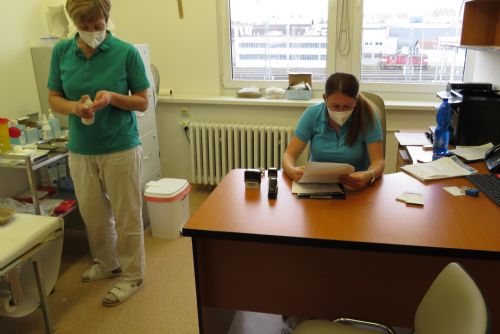 Foto: Poliklinika AGEL Plzeň aplikovala ve znovuotevřeném očkovacím centru přes 2 000 vakcín