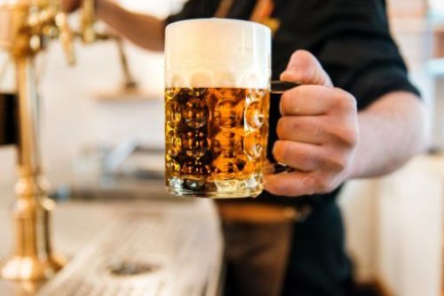 Foto: Prazdroj loni celkově prodal méně piva než v roce 2020