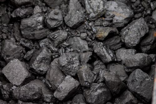 Foto: Prodejci uhlí v Plzeňském kraji hlásí obrovský zájem