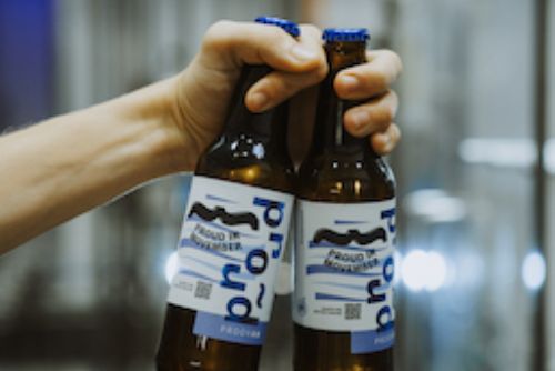 Foto: Proud představuje limitovanou edici nealko piva Proovan s knírkem