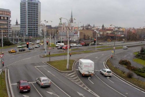 Foto: Průtah Plzní oživí stromy a keře