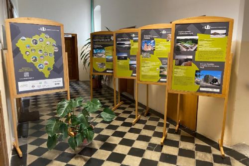 Foto: Putovní výstava krajské soutěže Stavba roku se přesunula do Chotíkova