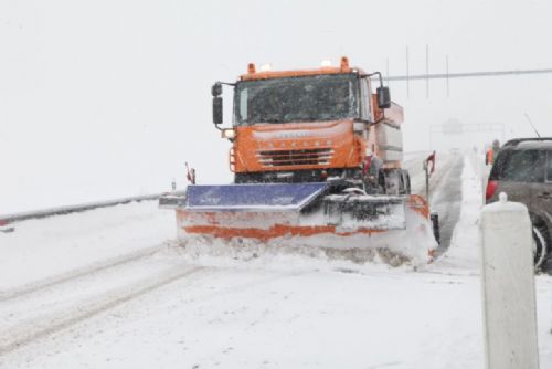 Foto: Řidiče na Šumavě trápí nesolená silnice