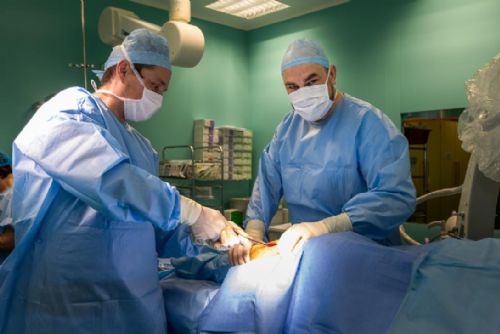 Foto: Rokycanská nemocnice otevřela ortopedickou ambulanci. Operuje doktor Viktorky