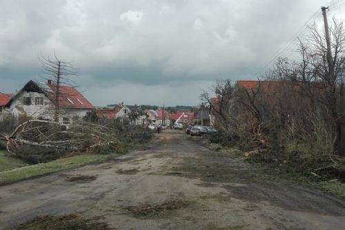 Foto: Plzeň posílá milion korun na Moravu pro obce postižené extrémními bouřemi 