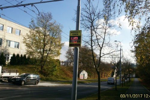 Foto: Rychlost vozidel v Plzni sledují nové měřiče