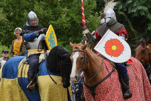 Foto: Rytířský turnaj v Lobzích přilákal více než 1 500 návštěvníků