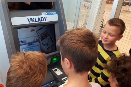 Foto: Školáci z Plzeňska se učí zpracovávat kalkulace i správně číst smlouvy