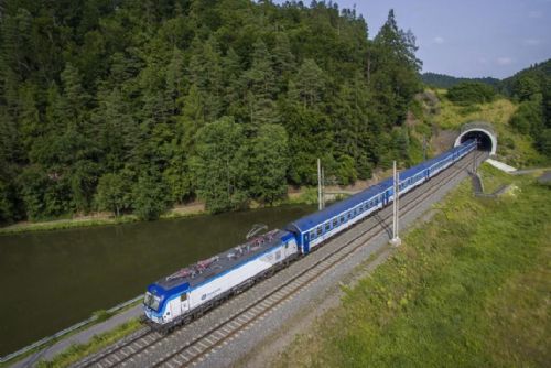 Foto: S koncem prázdnin posílí ČD spoje, na tratě se vrátí školní vlaky. I v kraji   