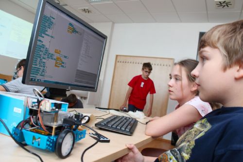 Foto: Srpnové letní školy přivedou na ZČU mladé zájemce o techniku i umění