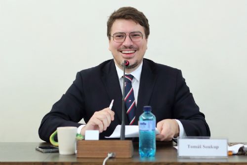Foto: Starostové na obvodech: na Čtyřce T. Soukup, na Jedničce I. Bubeníčková