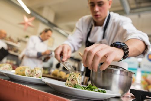 Foto: Studenti z Plzně připravují recepty do soutěže Svačina roku