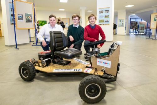 Foto: Studentské týmy představily své projekty na krajské technické olympiádě 