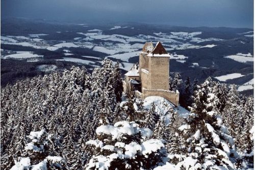Foto: Švihov otevře dvůr, Kašperk vánoční hrad. Památky zvou mezi svátky