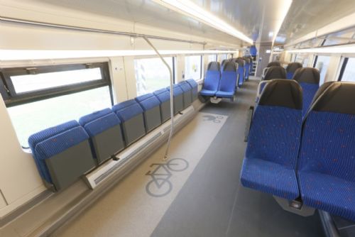 Foto: S vlakem a kolem na výlet. Dráhy přepravují kola a vypravují cyklovlaky