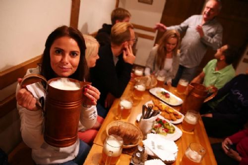 Foto: Tip pro teplé letní dny: posezení na pivovarské šalandě 